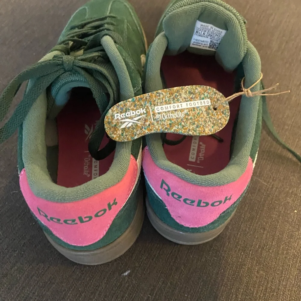Reebok Women’s Green Sneakers - Picture 6 of 7